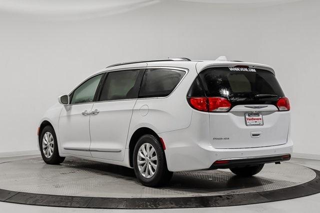 2019 Chrysler Pacifica Vehicle Photo in Akron, OH 44312