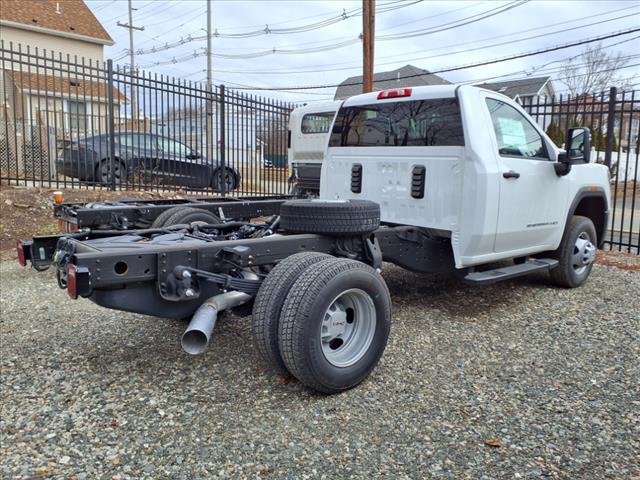 2024 GMC Sierra 3500 HD Chassis Cab Vehicle Photo in LYNDHURST, NJ 07071-2008