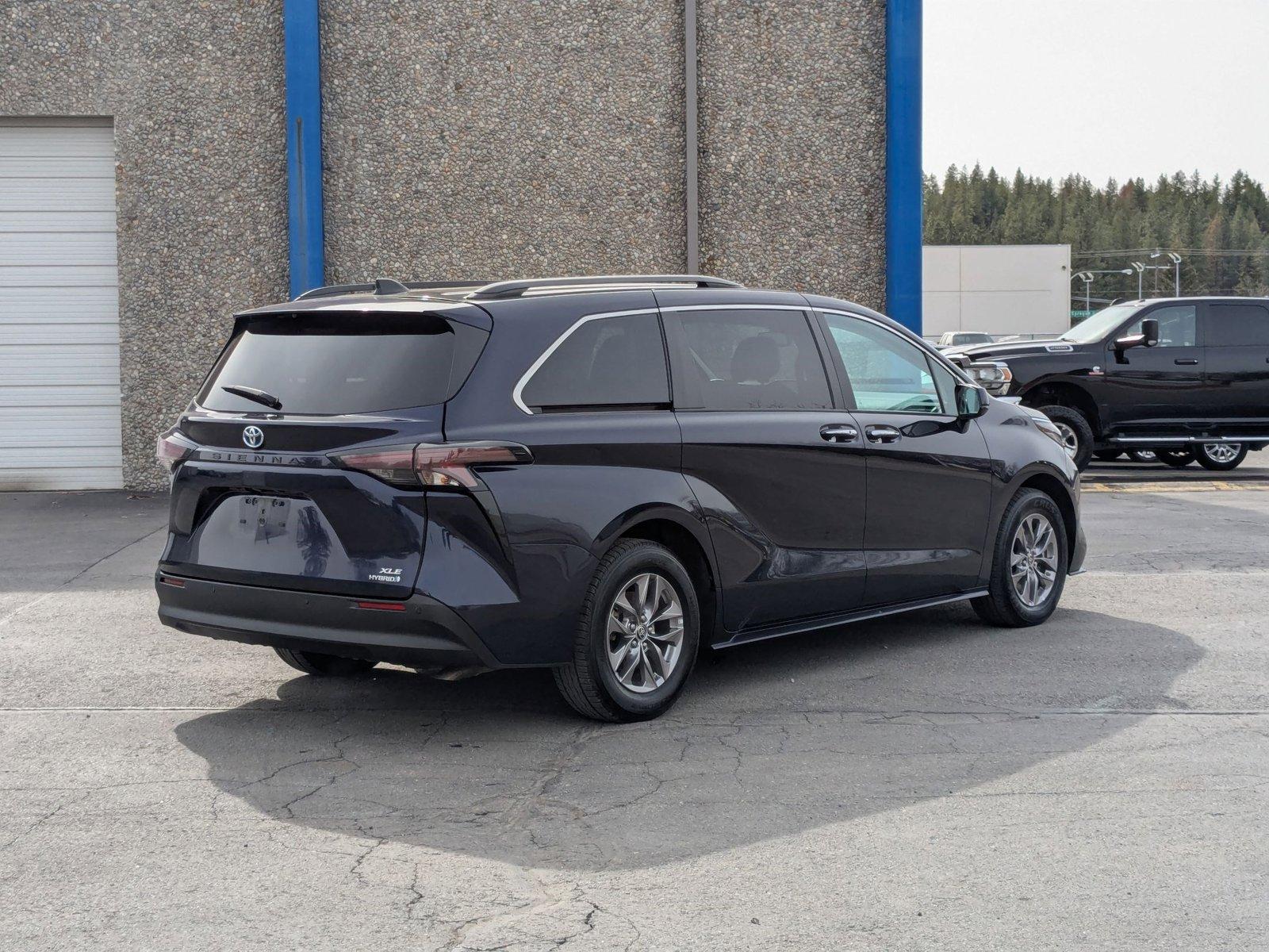 2023 Toyota Sienna Vehicle Photo in Spokane Valley, WA 99212