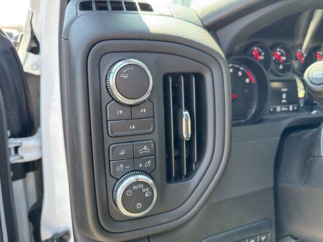 2025 GMC Sierra 3500 HD Chassis Cab Vehicle Photo in MEDINA, OH 44256-9631