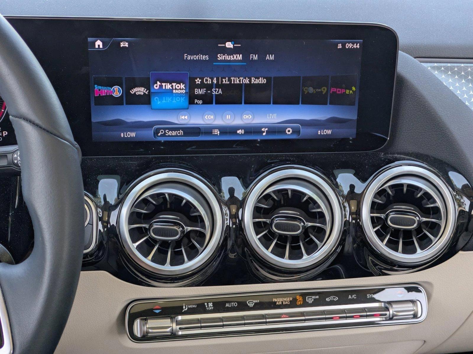 2025 Mercedes-Benz GLA Vehicle Photo in Sarasota, FL 34231