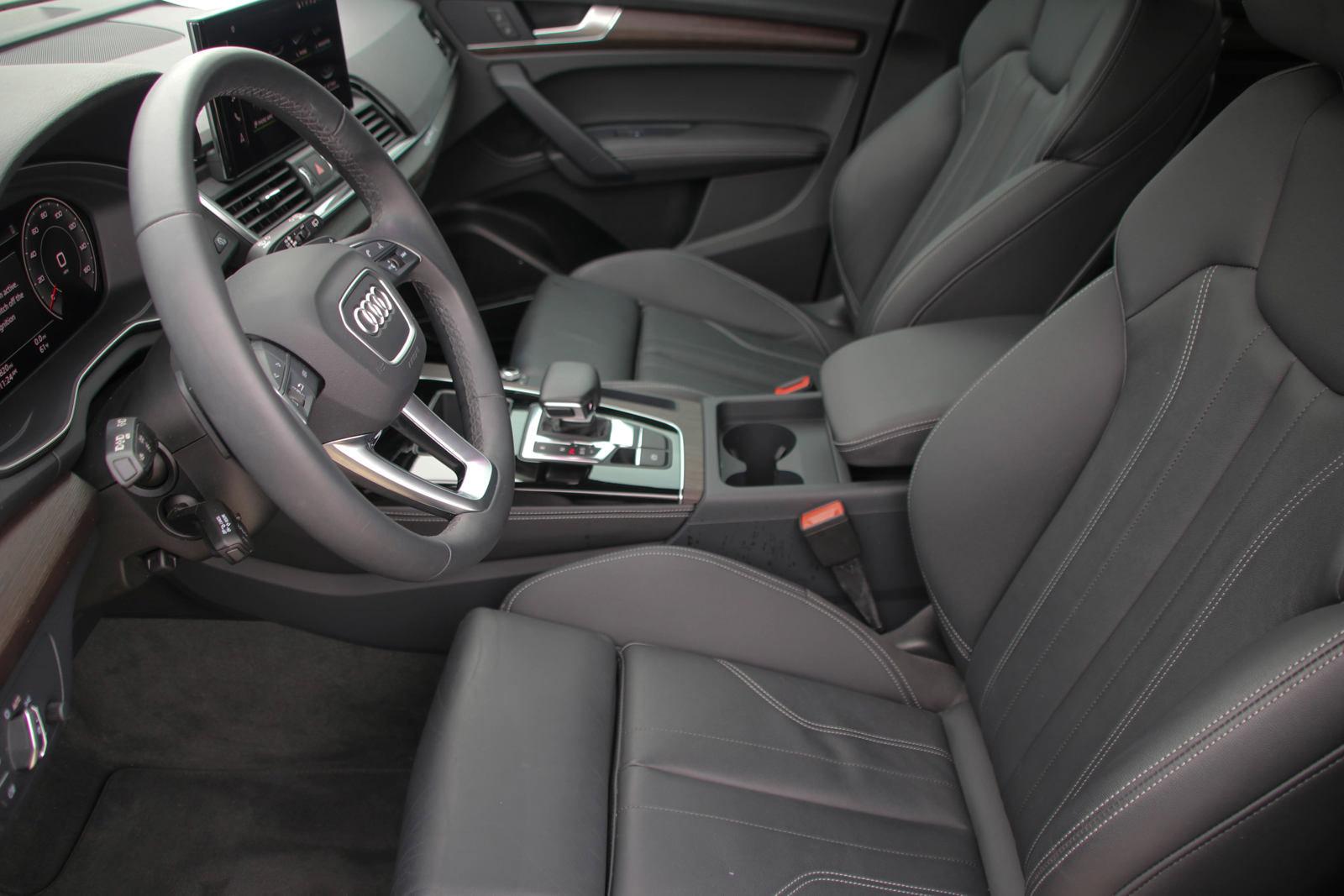 2024 Audi Q5 Vehicle Photo in SUGAR LAND, TX 77478