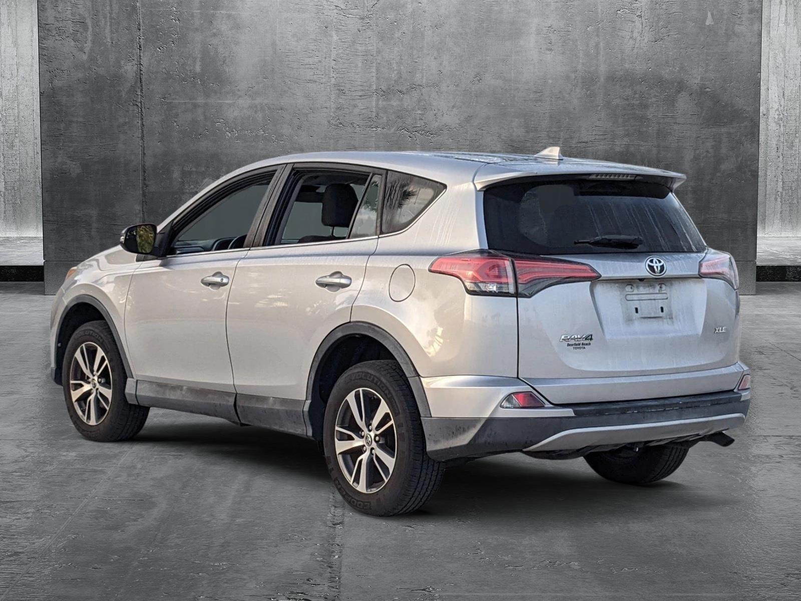 2018 Toyota RAV4 Vehicle Photo in Davie, FL 33331