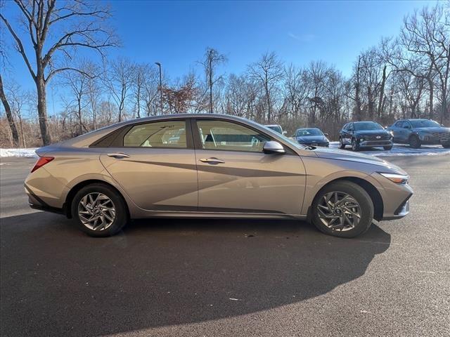 2024 Hyundai ELANTRA Vehicle Photo in Shiloh, IL 62269