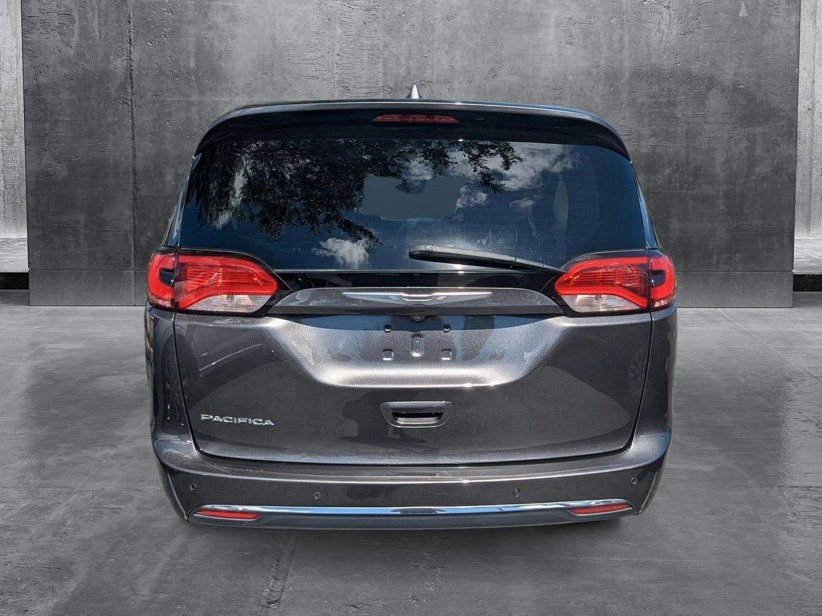 2022 Chrysler Pacifica Vehicle Photo in Miami, FL 33135