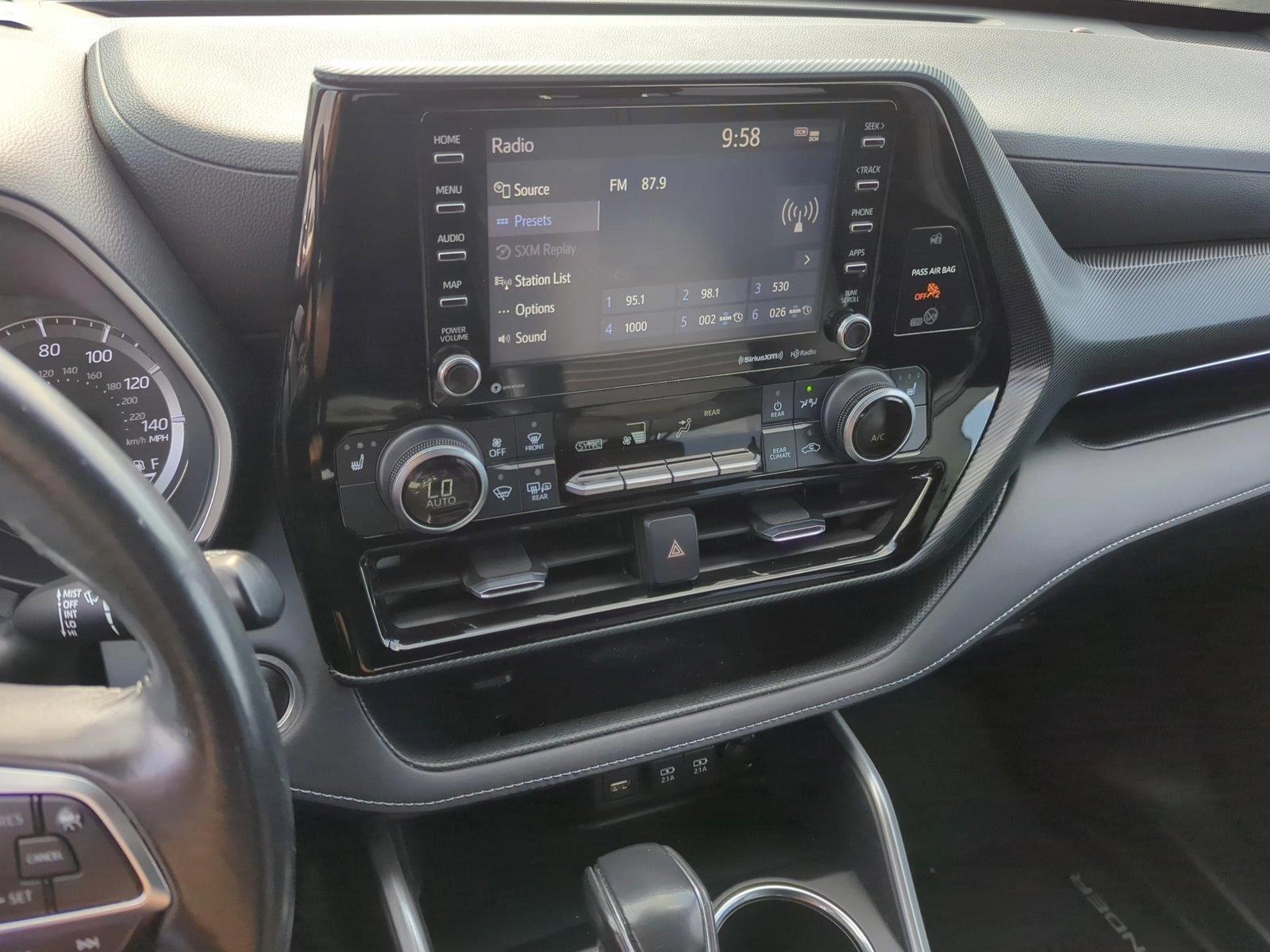 2021 Toyota Highlander Vehicle Photo in Ft. Myers, FL 33907