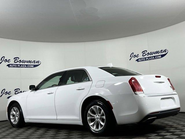 2016 Chrysler 300 Vehicle Photo in HARRISONBURG, VA 22801-8763