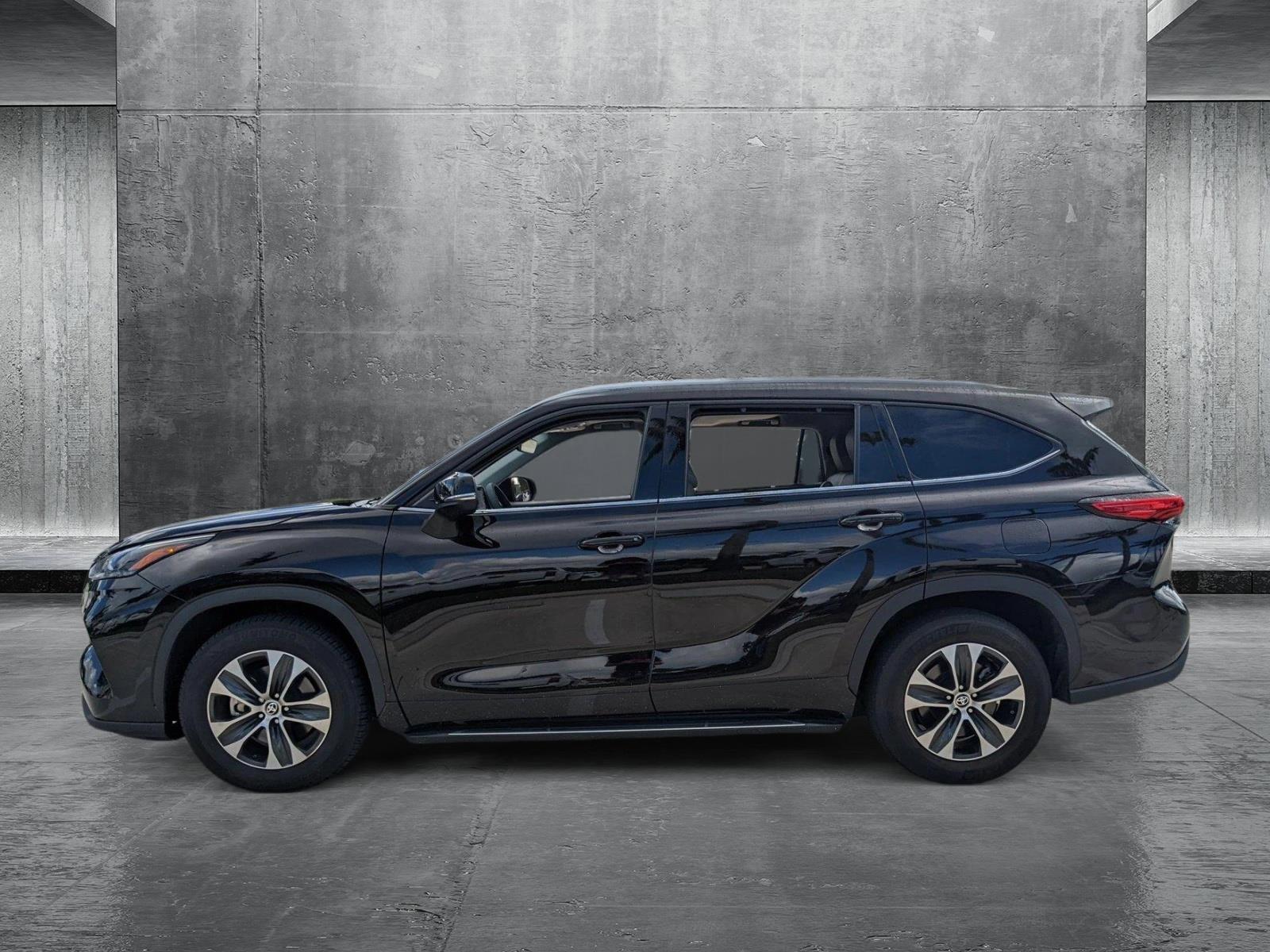 2022 Toyota Highlander Vehicle Photo in Davie, FL 33331