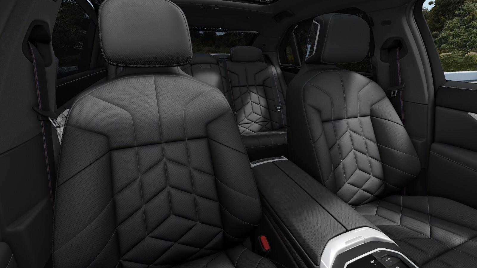 2025 BMW 740i Vehicle Photo in GRAPEVINE, TX 76051