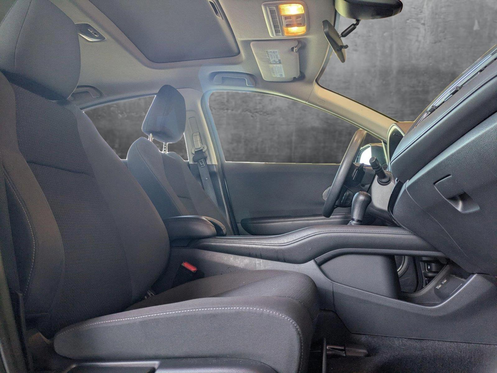 2021 Honda HR-V Vehicle Photo in Valencia, CA 91355-1794