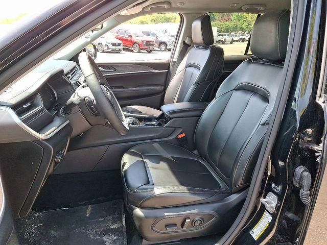 2023 Jeep Grand Cherokee Vehicle Photo in DANBURY, CT 06810-5034