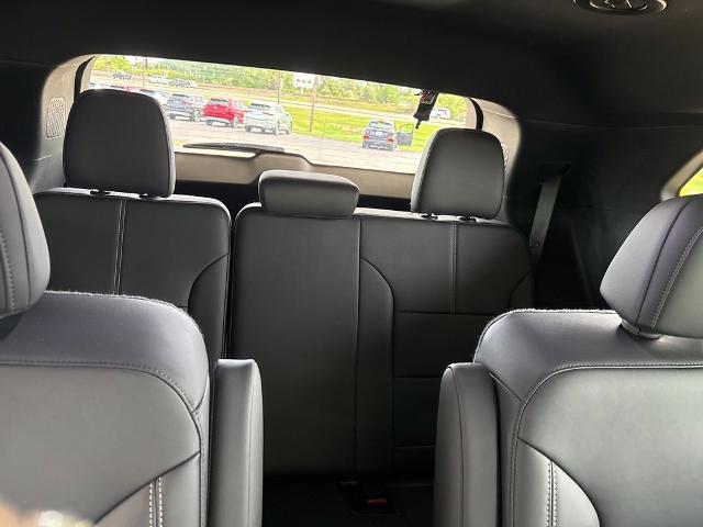 2024 GMC Acadia Vehicle Photo in MANHATTAN, KS 66502-5036