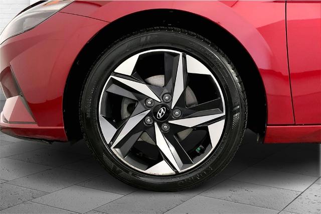 2023 Hyundai ELANTRA Vehicle Photo in Lees Summit, MO 64086