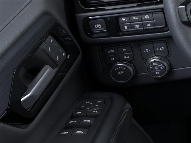 2025 GMC Yukon XL Vehicle Photo in EMPORIA, VA 23847-1235