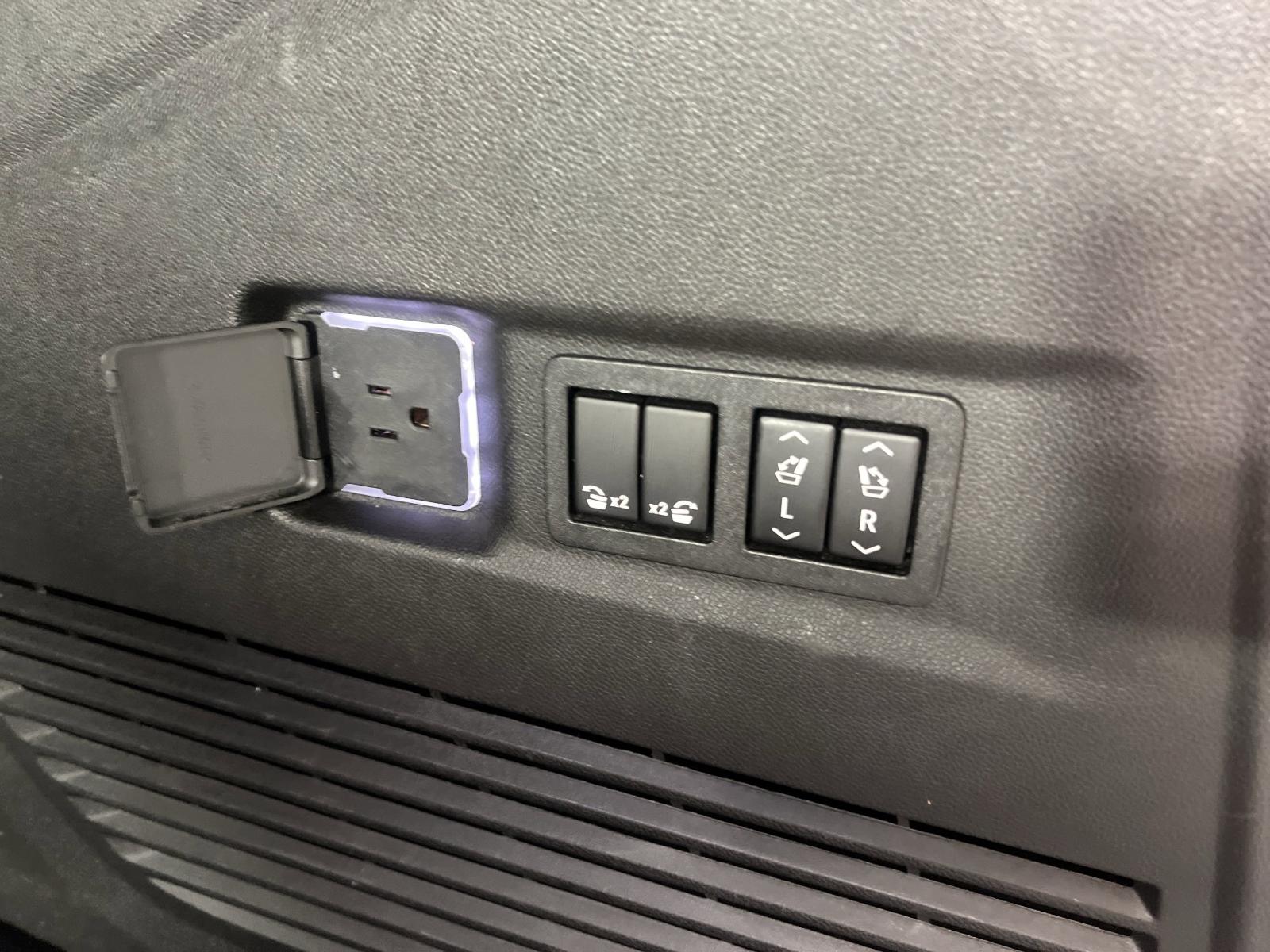2021 Chevrolet Suburban Vehicle Photo in GEORGETOWN, TX 78626-7508