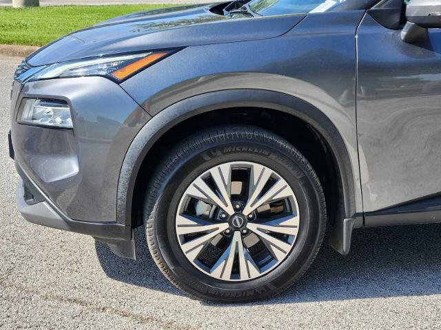 2022 Nissan Rogue Vehicle Photo in DENTON, TX 76210-9321