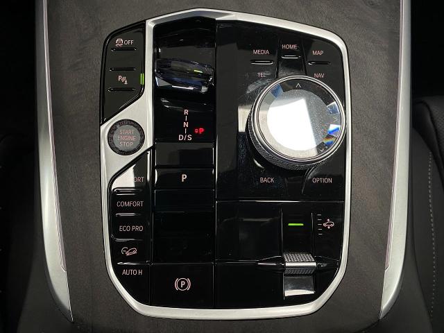 2024 BMW X7 M60i Vehicle Photo in Appleton, WI 54913