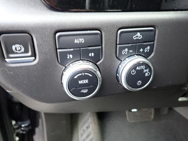 2022 GMC Sierra 1500 Vehicle Photo in ZELIENOPLE, PA 16063-2910