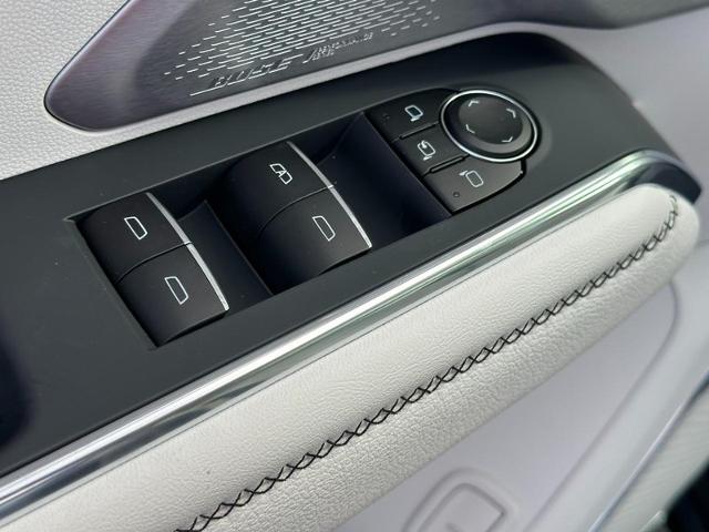 2025 GMC Acadia Vehicle Photo in COLUMBIA, MO 65203-3903