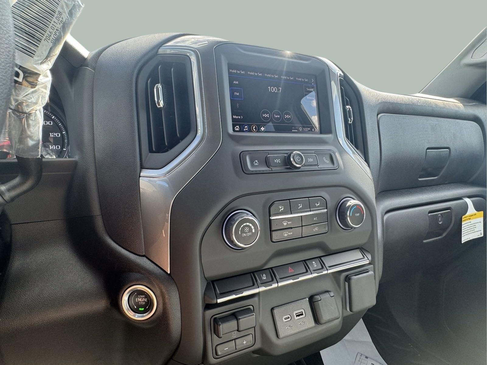 2024 Chevrolet Silverado 3500 HD Chassis Cab Vehicle Photo in GEORGETOWN, TX 78626-7508