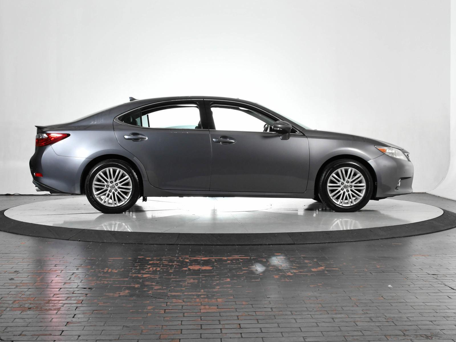 2013 Lexus ES 350 Vehicle Photo in DALLAS, TX 75235