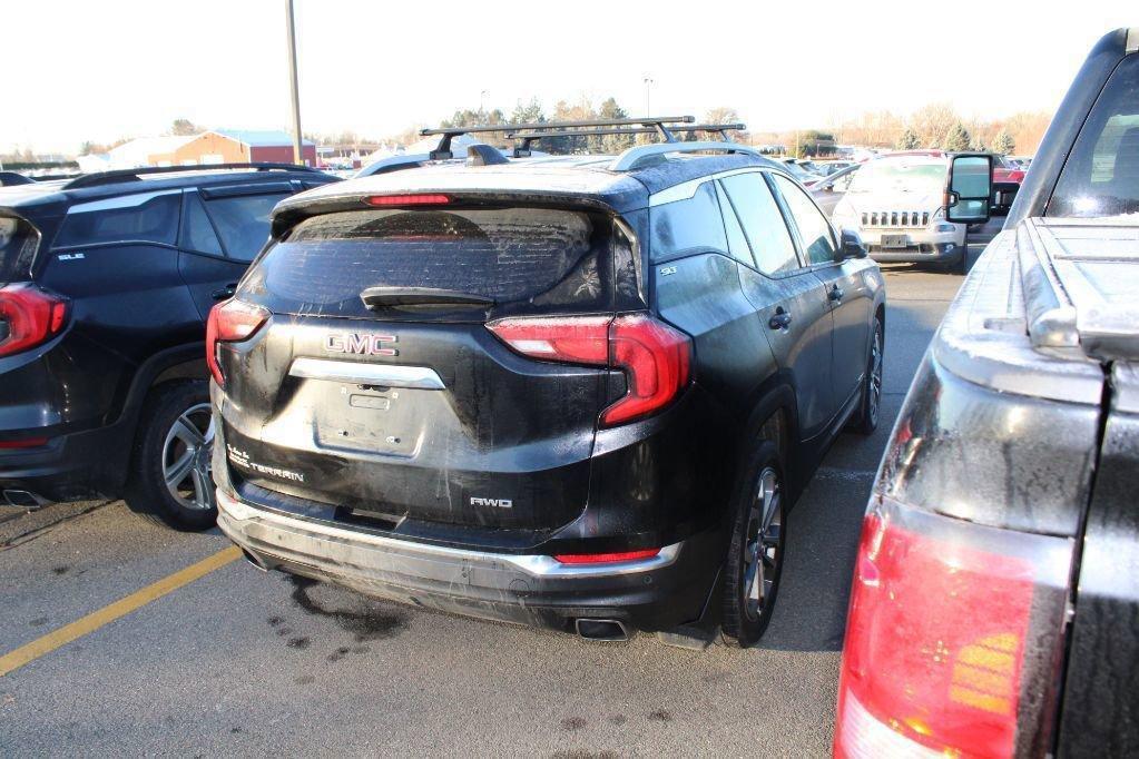 2020 GMC Terrain Vehicle Photo in Cedar Rapids, IA 52402