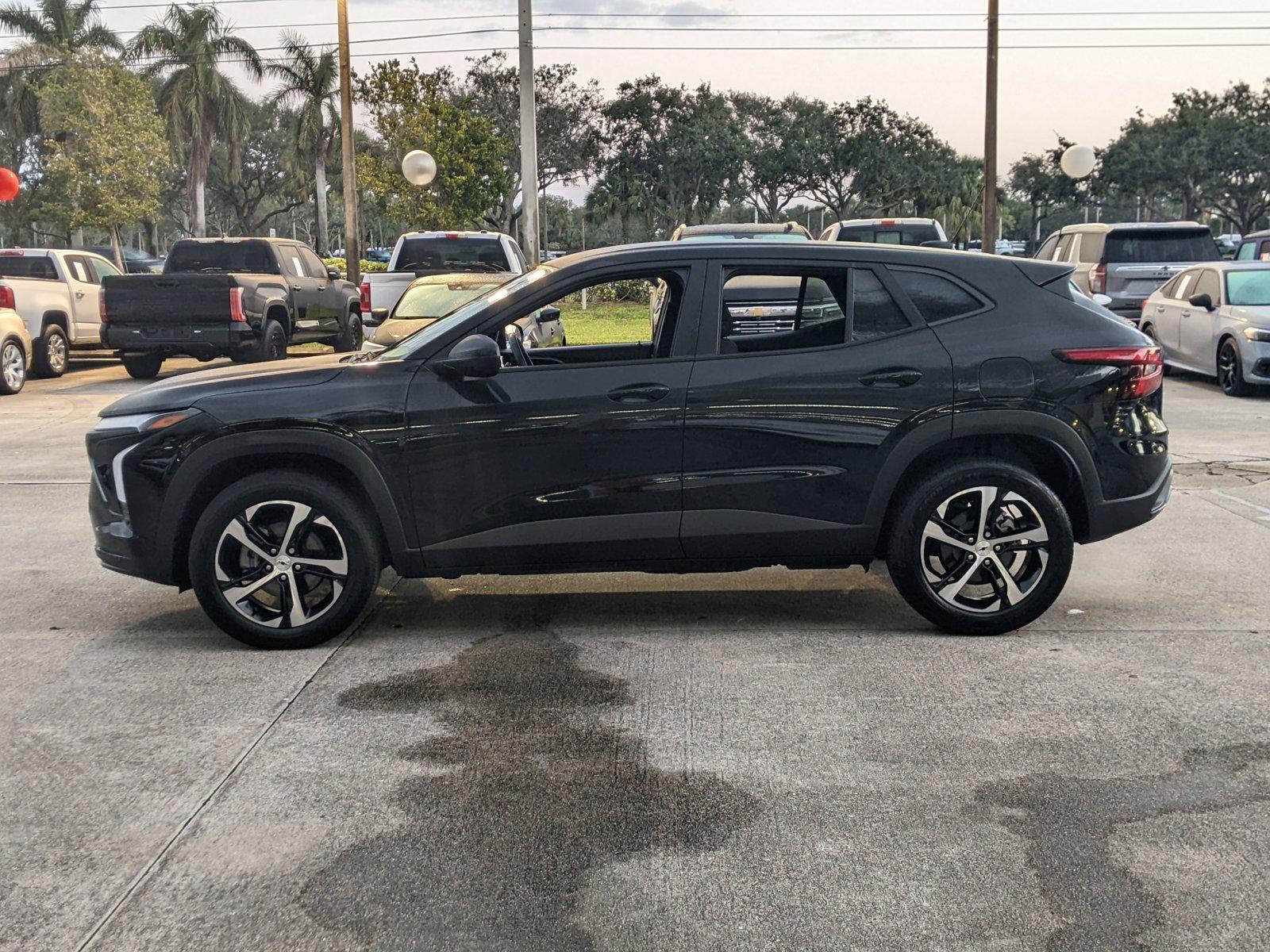 2024 Chevrolet Trax Vehicle Photo in PEMBROKE PINES, FL 33024-6534