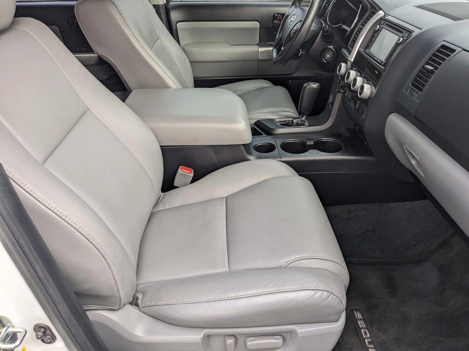 2018 Toyota Sequoia Vehicle Photo in Tampa, FL 33614