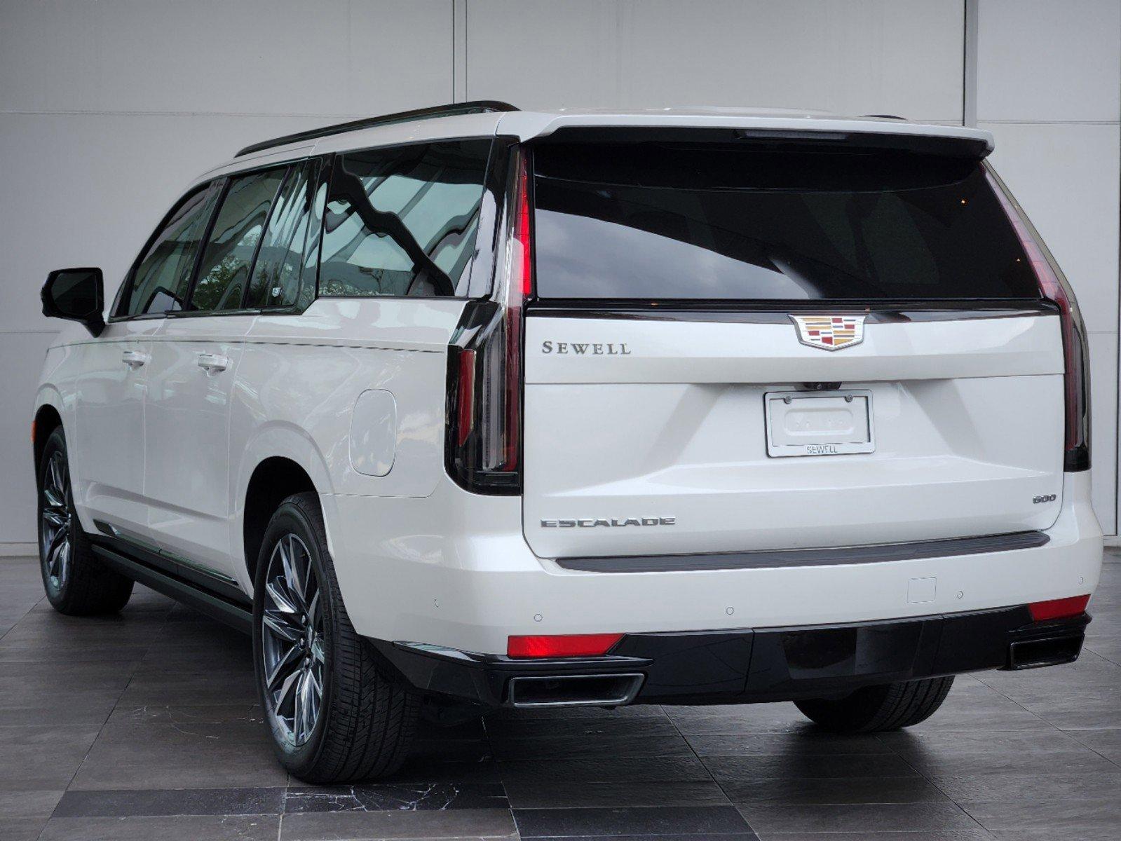 2024 Cadillac Escalade ESV Vehicle Photo in HOUSTON, TX 77079-1502