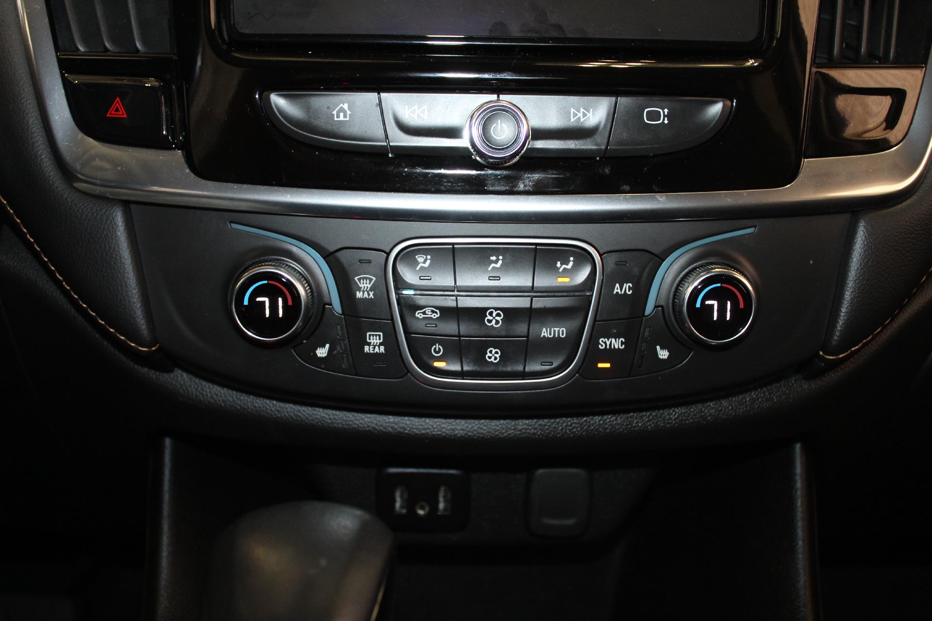 2021 Chevrolet Traverse Vehicle Photo in NORTHAMPTON, MA 01060-1120