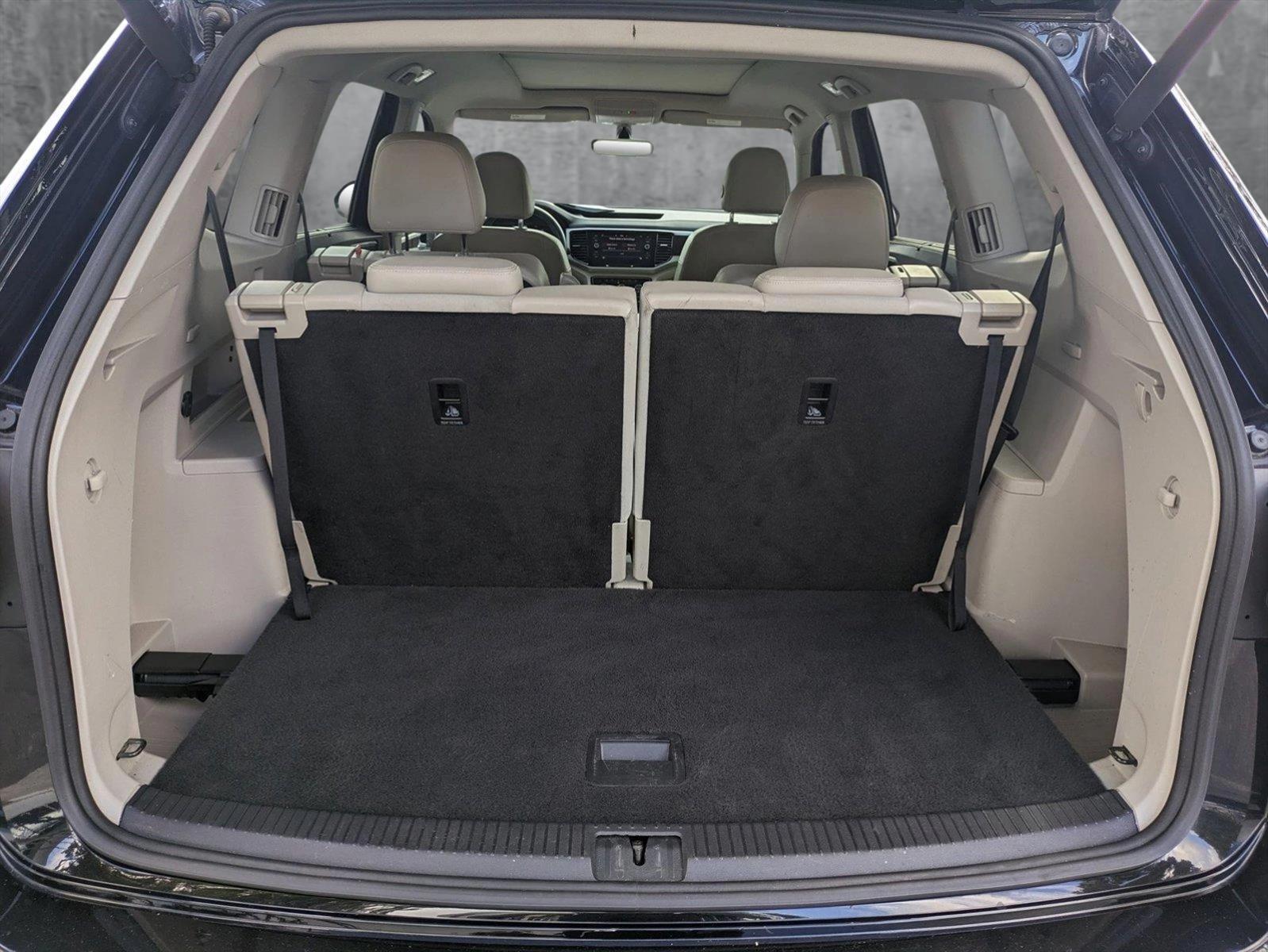 2022 Volkswagen Atlas Vehicle Photo in GREENACRES, FL 33463-3207