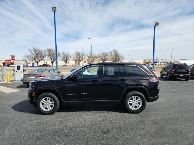 2024 Jeep Grand Cherokee Vehicle Photo in HAYS, KS 67601-1994
