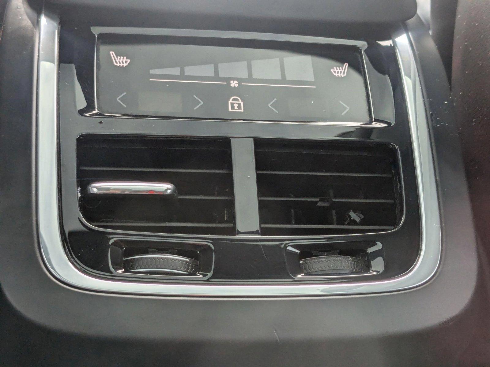2020 Volvo XC90 Vehicle Photo in Valencia, CA 91355