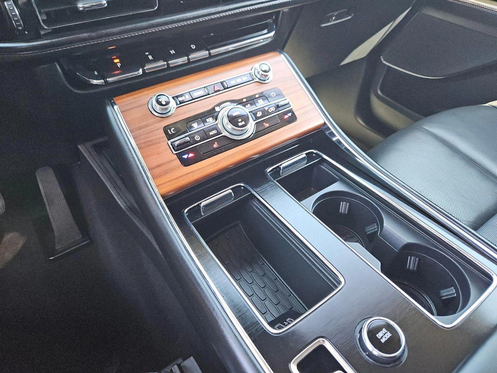 2020 Lincoln Aviator Vehicle Photo in MESA, AZ 85206-4395
