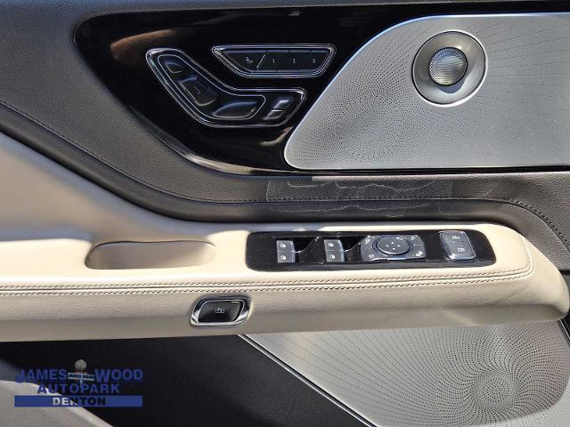 2020 Lincoln Aviator Vehicle Photo in DENTON, TX 76210-9321