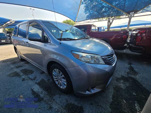2011 Toyota Sienna Vehicle Photo in DENTON, TX 76210-9321