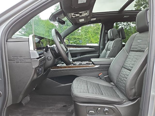 2025 Cadillac Escalade Vehicle Photo in TREVOSE, PA 19053-4984