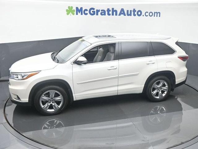 2016 Toyota Highlander Vehicle Photo in Marion, IA 52302