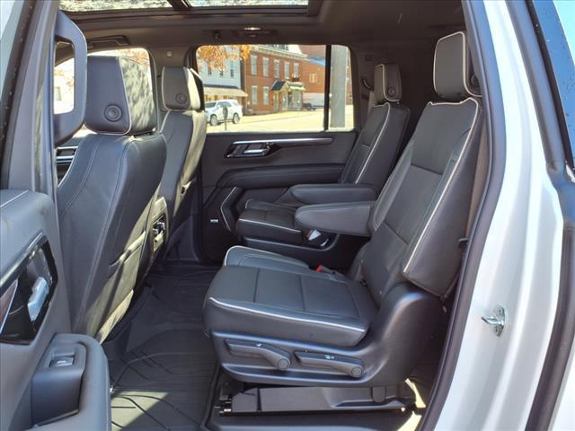 2025 Chevrolet Suburban Vehicle Photo in INDIANA, PA 15701-1897