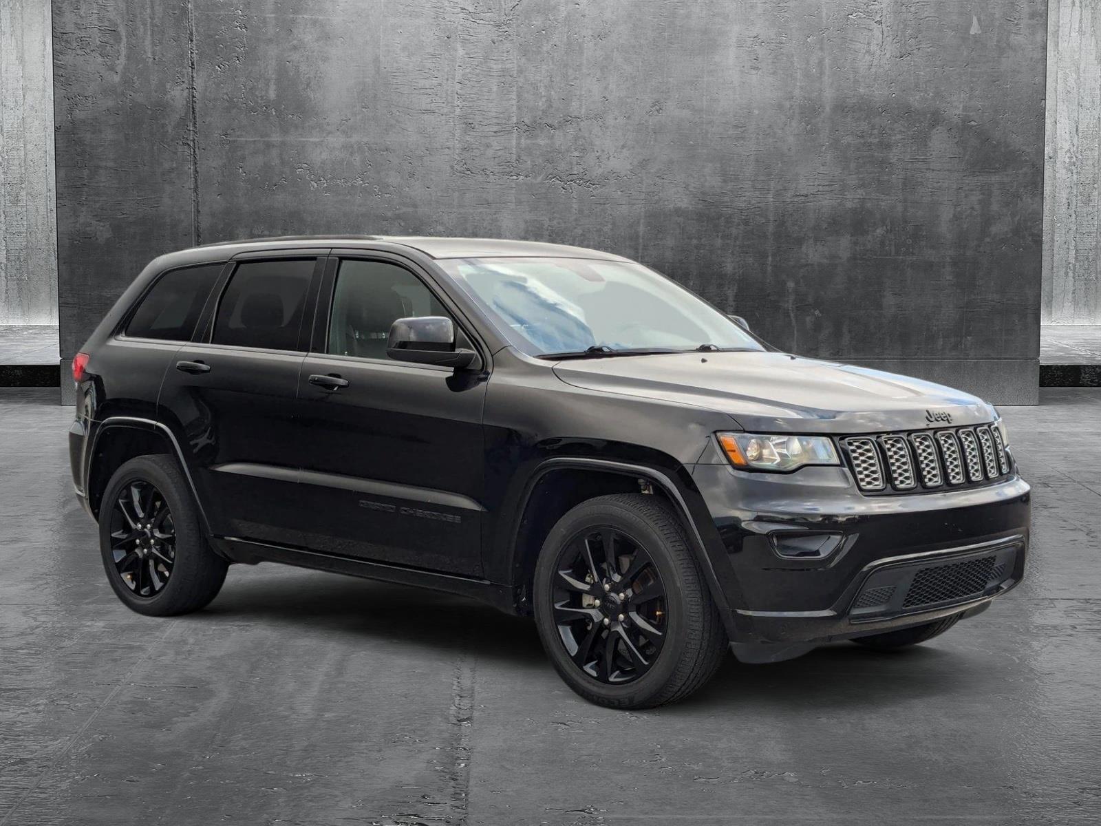 2017 Jeep Grand Cherokee Vehicle Photo in St. Petersburg, FL 33713