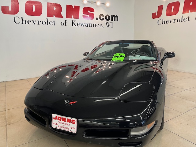 Used 1998 Chevrolet Corvette Base with VIN 1G1YY32G6W5122664 for sale in Kewaunee, WI