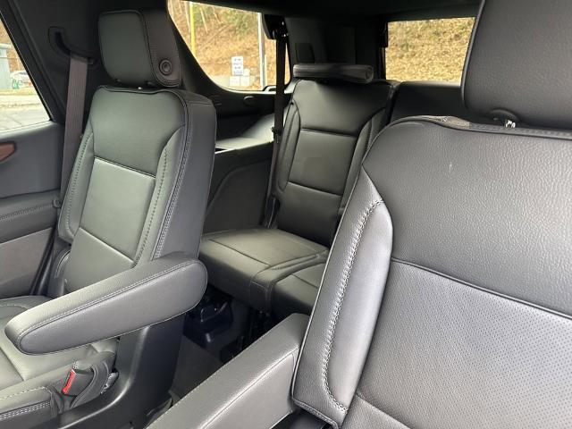 2025 GMC Yukon Vehicle Photo in MARION, NC 28752-6372