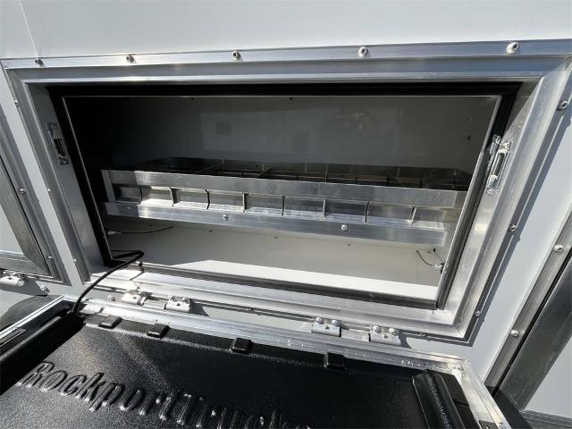 2025 Chevrolet Express Cutaway 3500 Vehicle Photo in ALCOA, TN 37701-3235