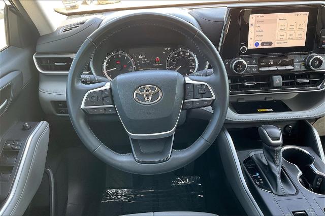 2023 Toyota Highlander Vehicle Photo in Grapevine, TX 76051