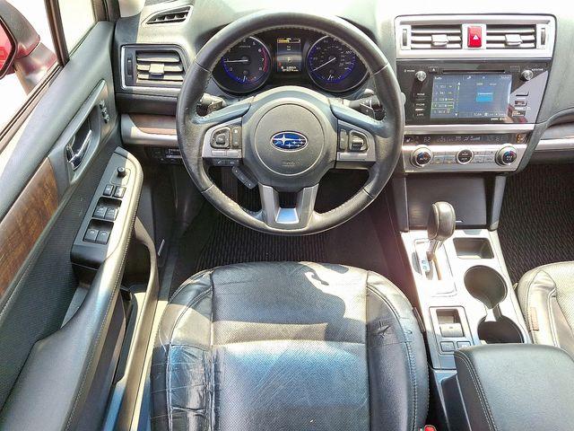 2017 Subaru Outback Vehicle Photo in DANBURY, CT 06810-5034