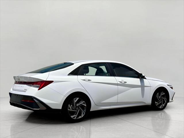 2025 Hyundai ELANTRA Vehicle Photo in Green Bay, WI 54304