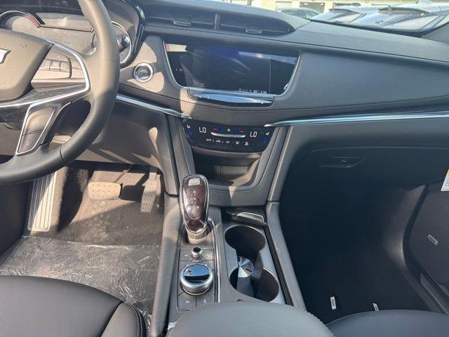 2025 Cadillac XT5 Vehicle Photo in DELRAY BEACH, FL 33483-3294