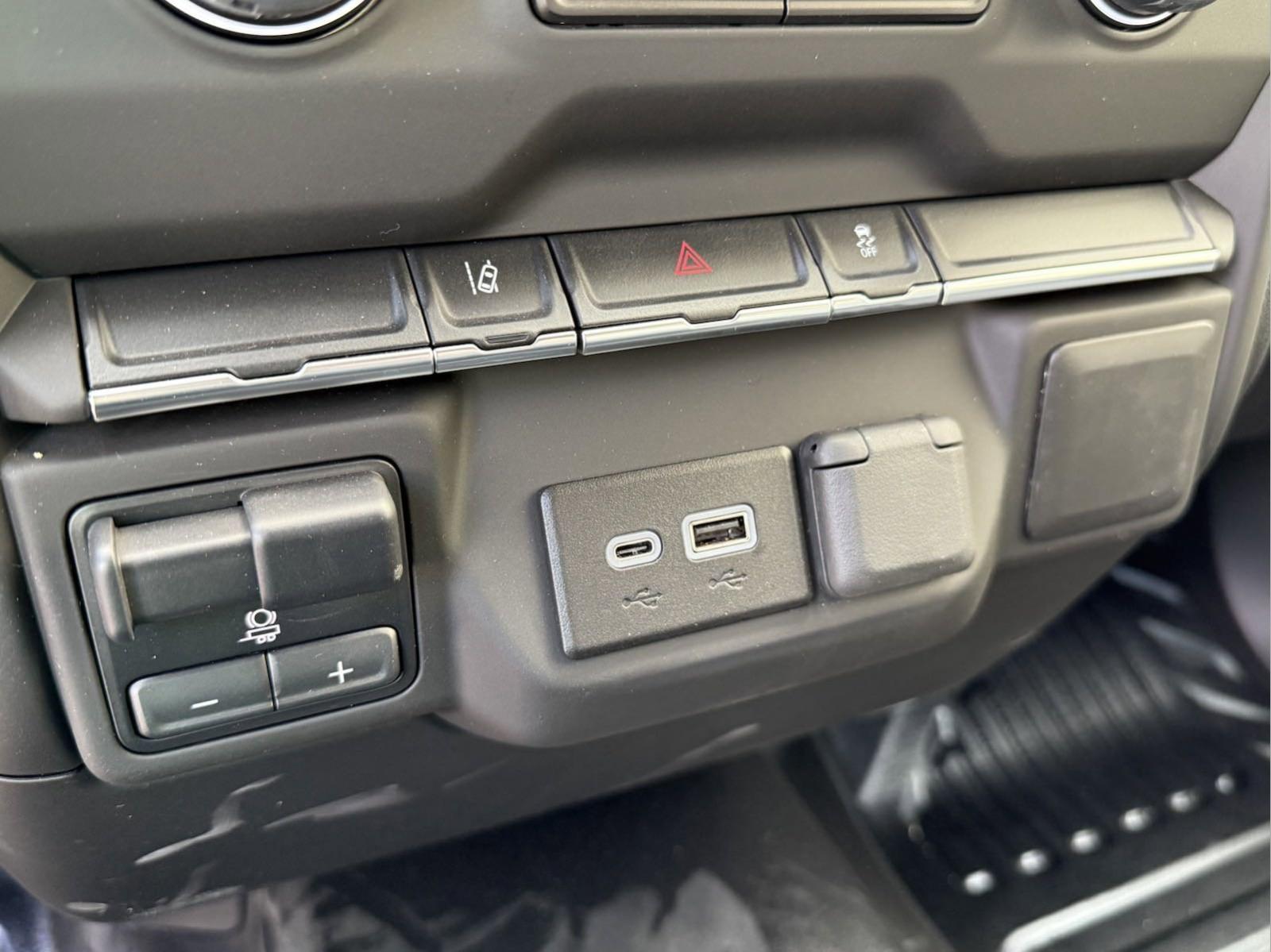 2024 Chevrolet Silverado 3500 HD Vehicle Photo in GEORGETOWN, TX 78626-7508