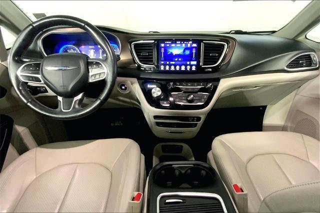 2017 Chrysler Pacifica Vehicle Photo in Lees Summit, MO 64086