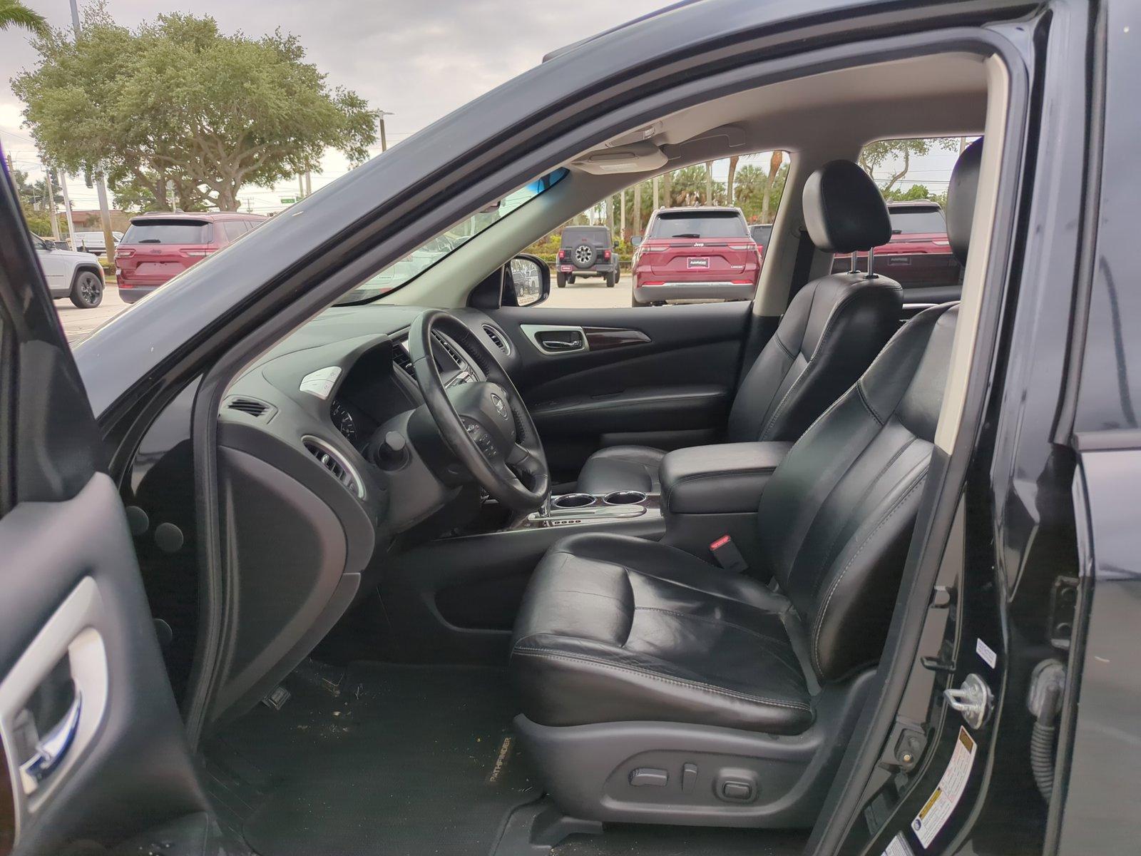 2014 Nissan Pathfinder Vehicle Photo in Pembroke Pines, FL 33027